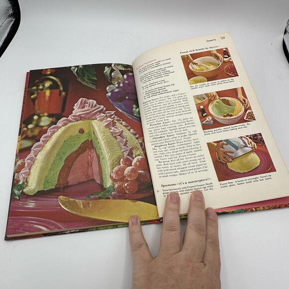 Vtg 1963 Better Homes and Gardens Hardcover Meals with a Foreign Flair Cookbook - Picture 5 of 7